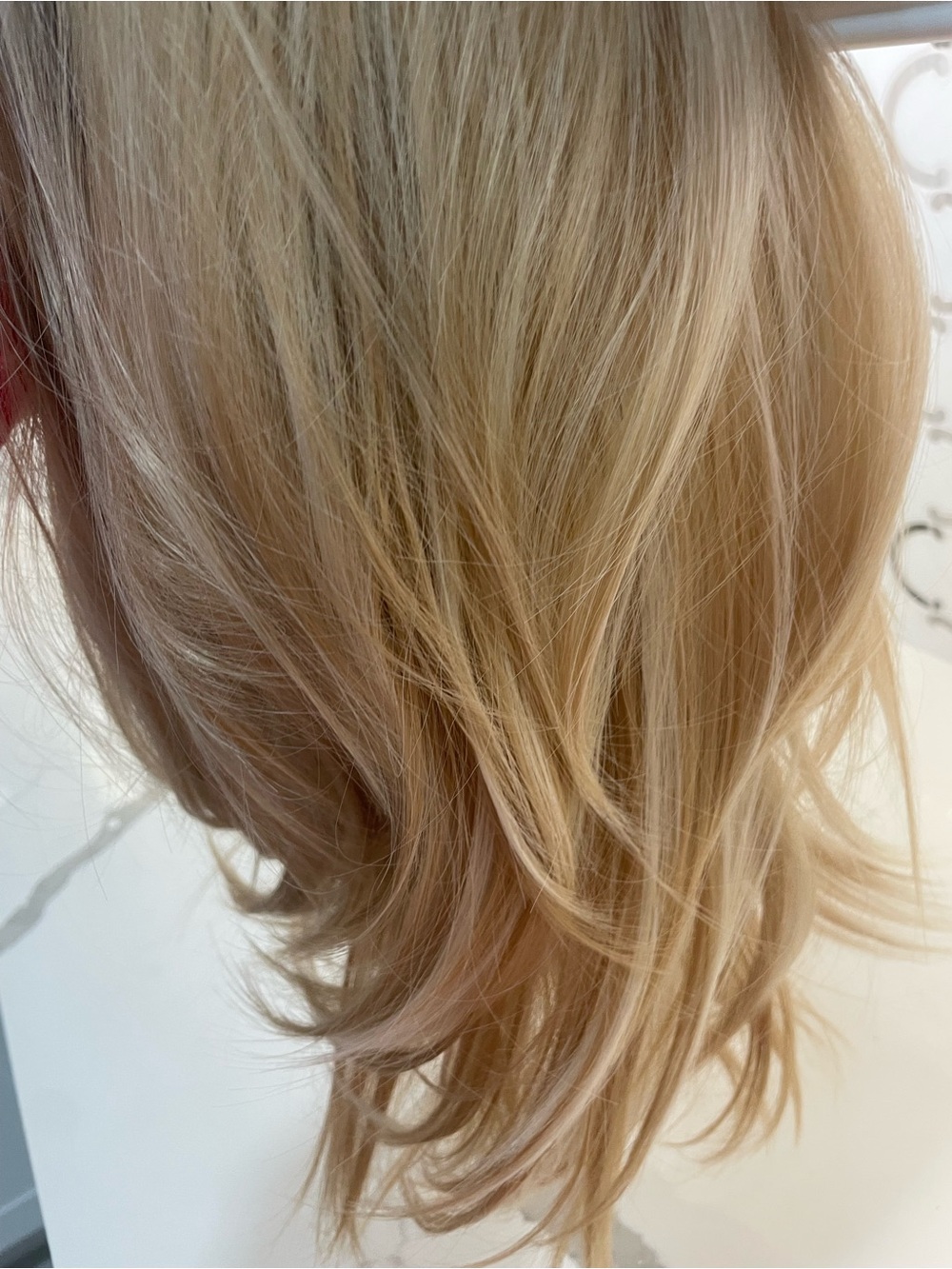 Blonde/ Golden gradient Layered Synthetic Women's Wig - Picture 3 of 9